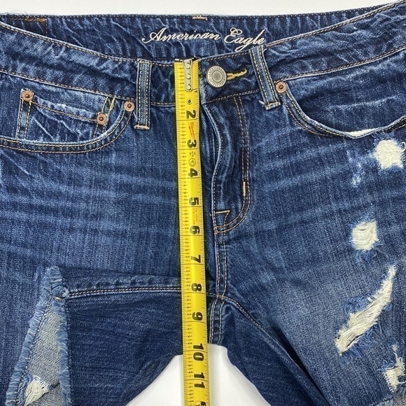 American Eagle Raw Hem Distressed Shorts Size 4 6" Inseam - Picture 6 of 8